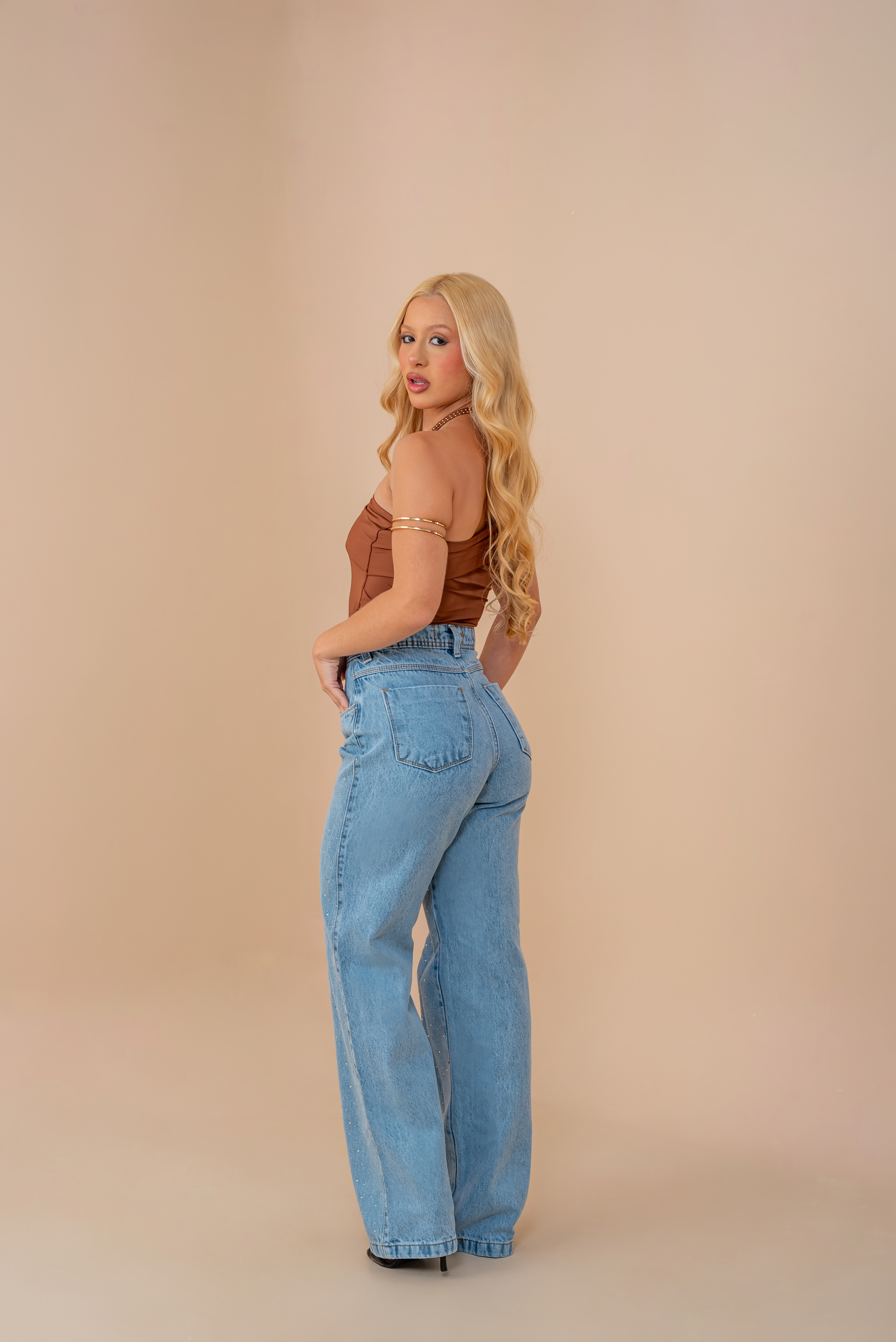 Calça jeans wide leg clara