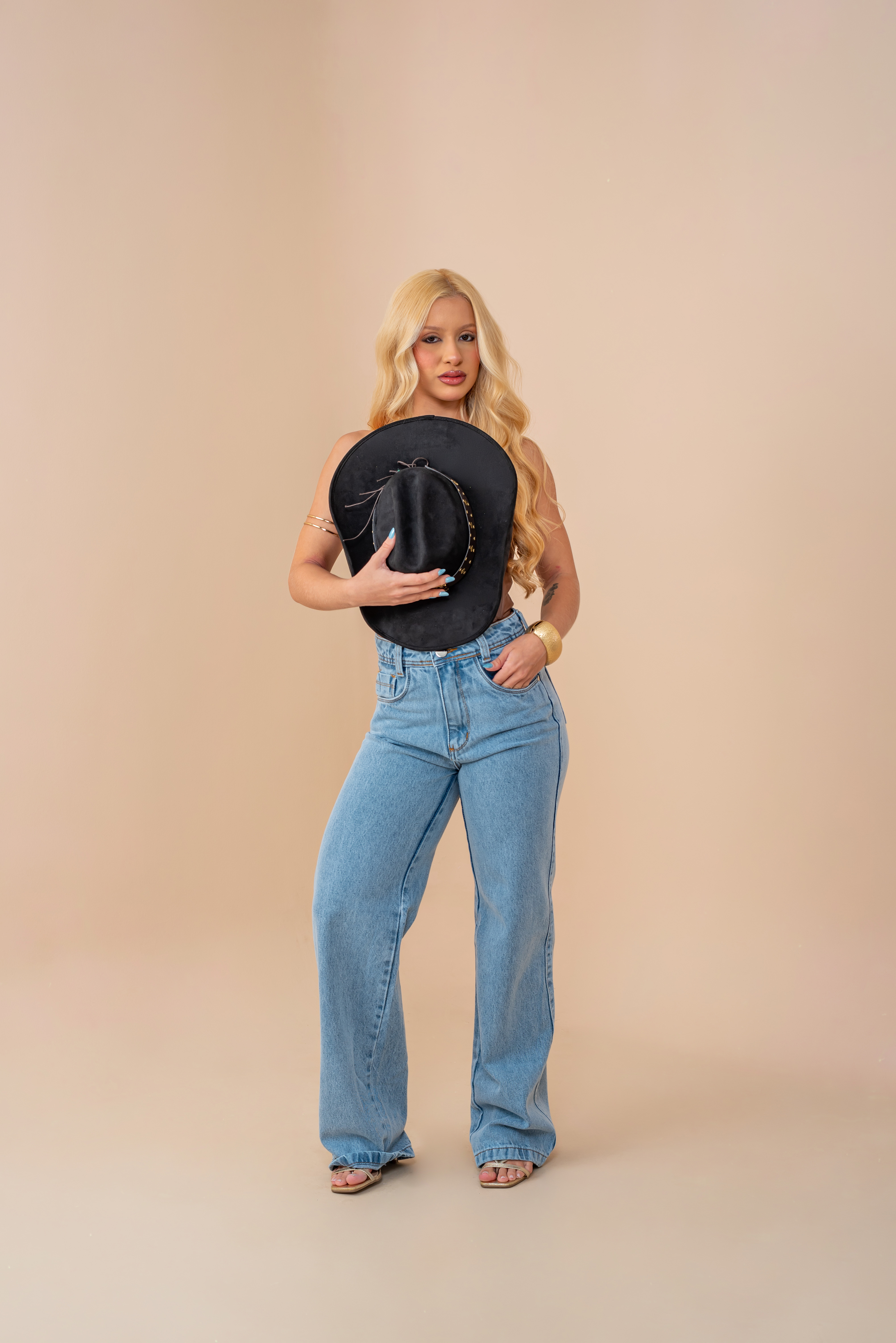 Calça jeans wide leg clara